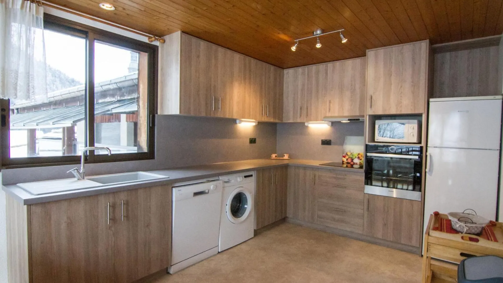 Apartment La Clusaz : Apt 10 Pers, Terrasse, Wifi, Animaux Ok - Fr-1-818-48